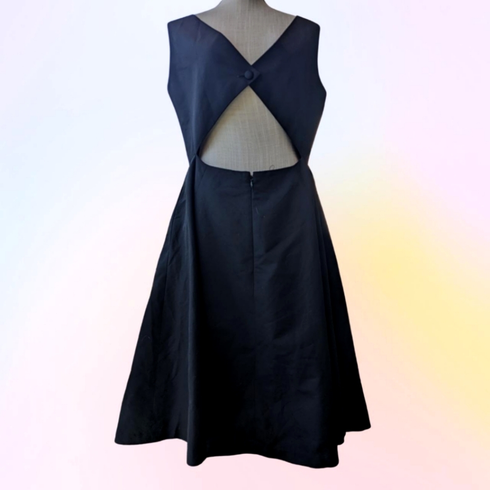 Gorgeous Isaac Mizrahi Vintage Black Sleeveless Dress w/ flare Size 14